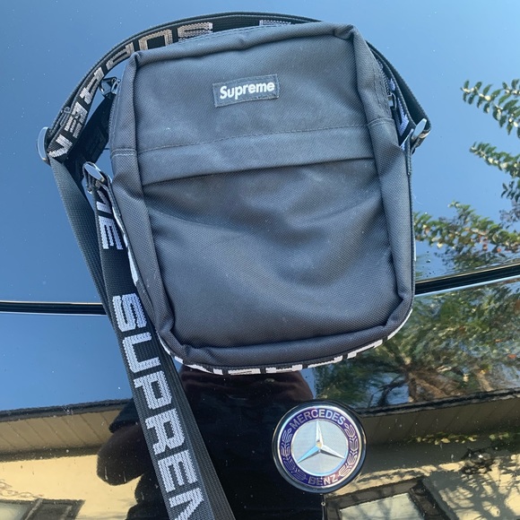 Supreme shoulder bag ss18